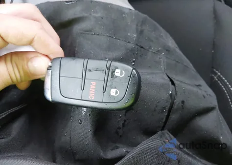 2023 Jeep Renegade Latitude 4X4 z USA, uszkodzony, nr VIN ZACNJDB18PPP62252